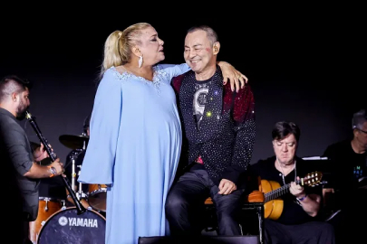 Serdar Ortaç, İstanbul Festivali'nde sahne aldı