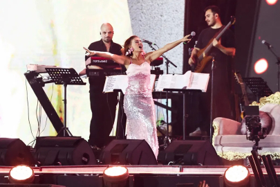 İstanbul Festivali’nde Semicenk ve Yıldız Tilbe sahne aldı