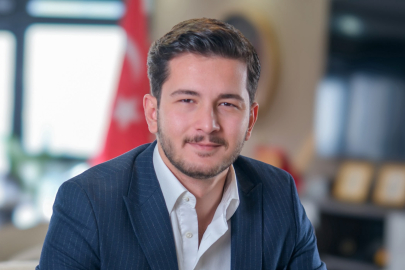İŞ DÜNYASINDAN AKADEMİYE AYNI SAHNEDE 