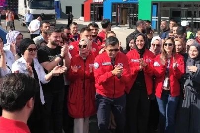 Selçuk Bayraktar, Şanlıurfa’da türküyle karşılandı